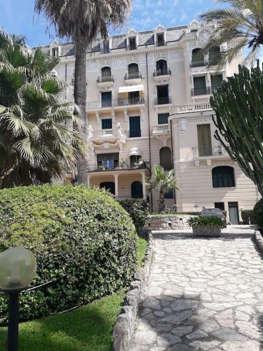 La Casa Di Anna, In Palazzina Liberty Fronte Parco Διαμέρισμα Bordighera Εξωτερικό φωτογραφία